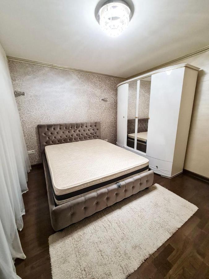 Cathedral Park And Pedestrian Zone Ultracentral Cozy Apartment In Chişinău Esterno foto