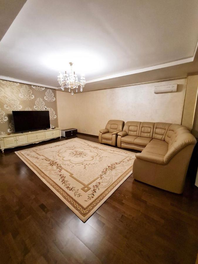 Cathedral Park And Pedestrian Zone Ultracentral Cozy Apartment In Chişinău Esterno foto
