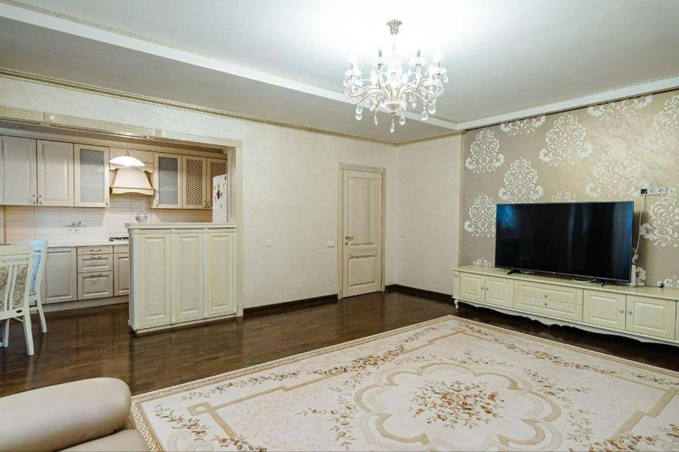 Cathedral Park And Pedestrian Zone Ultracentral Cozy Apartment In Chişinău Esterno foto