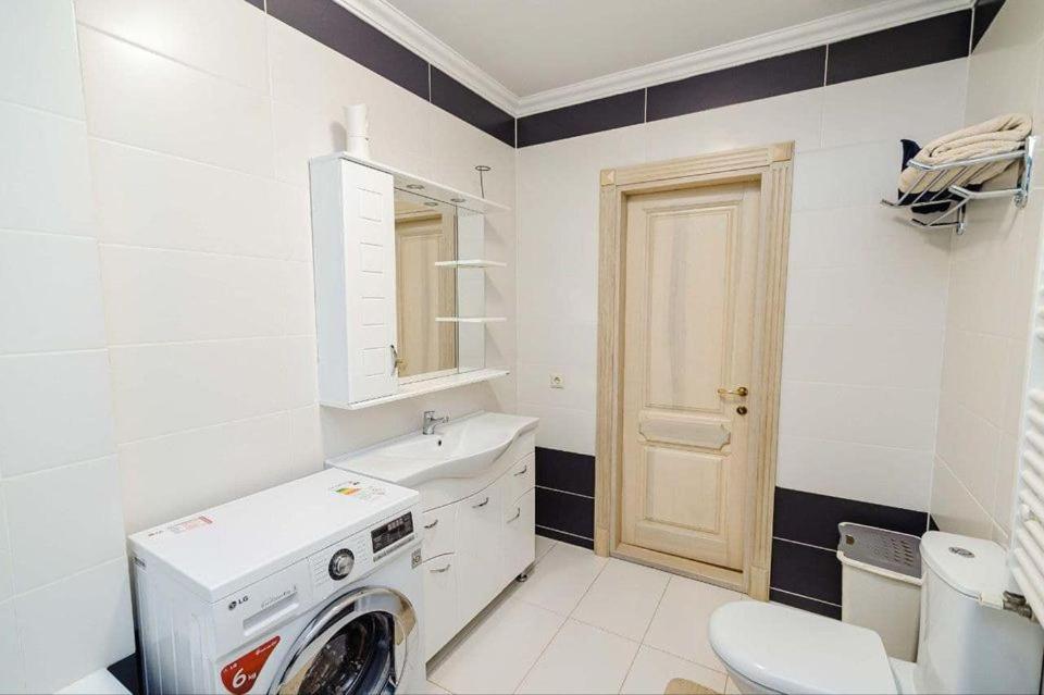 Cathedral Park And Pedestrian Zone Ultracentral Cozy Apartment In Chişinău Esterno foto